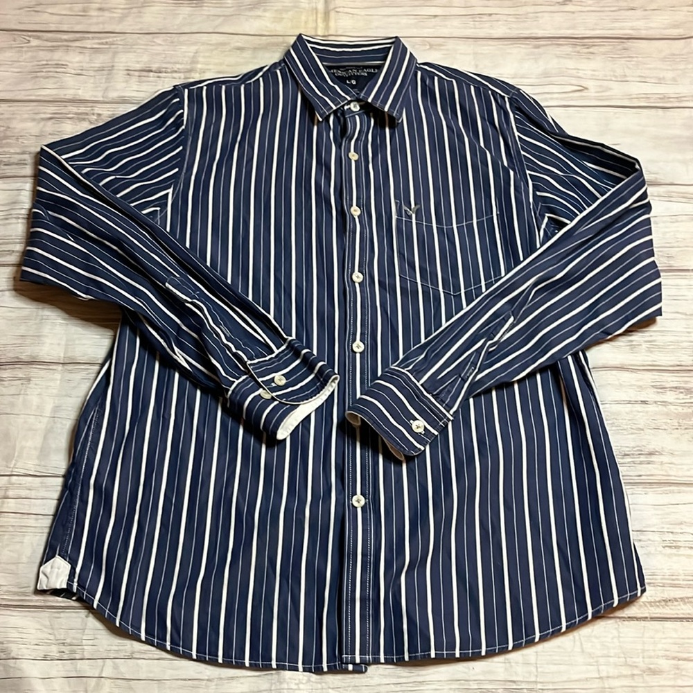 American Eagle Long Sleeved ButtonDown Shirt